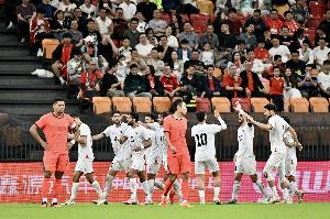 沪媒谈国足惨败：需解决防线稳定性、进攻终结能力等核心问题